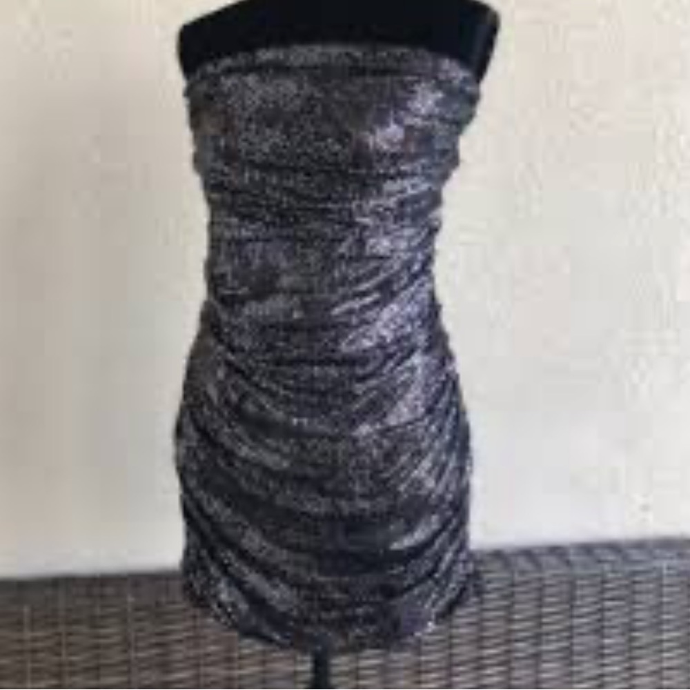 Express Bodycon Ruched Strapless Dress Size M - Picture 2 of 10
